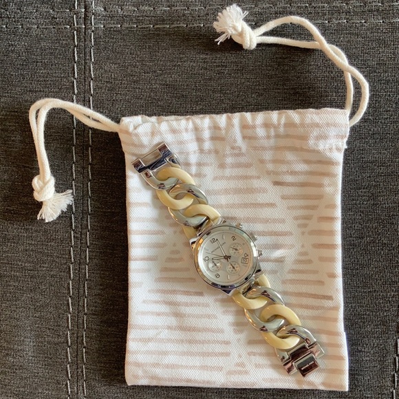 Michael Kors Watch - Picture 5 of 5